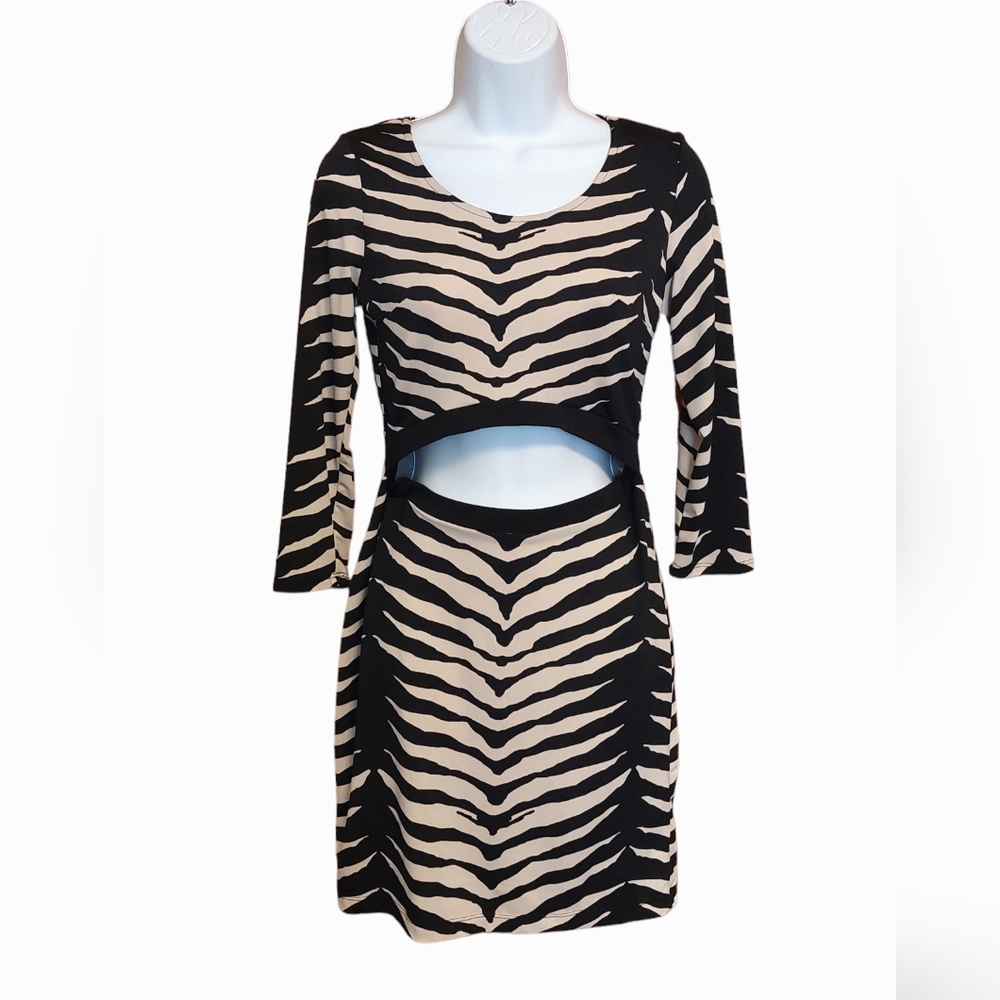 🔴 CLEARANCE  Stilettos mid-riff cutout dress